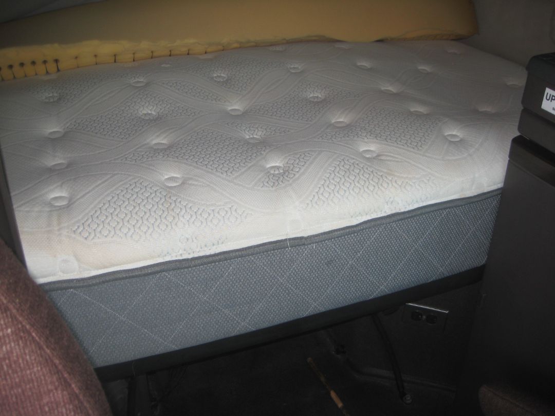 2015 VOLVO VN Series - Image 5